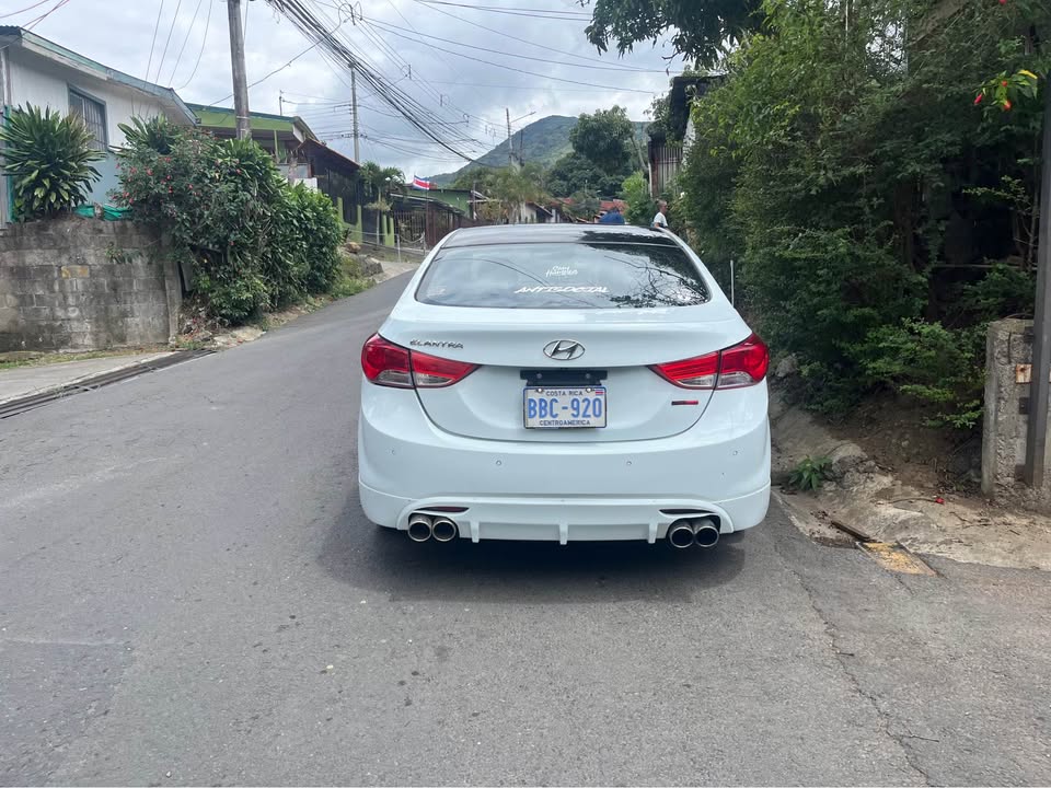 2012 Hyundai Elantra - foto 4