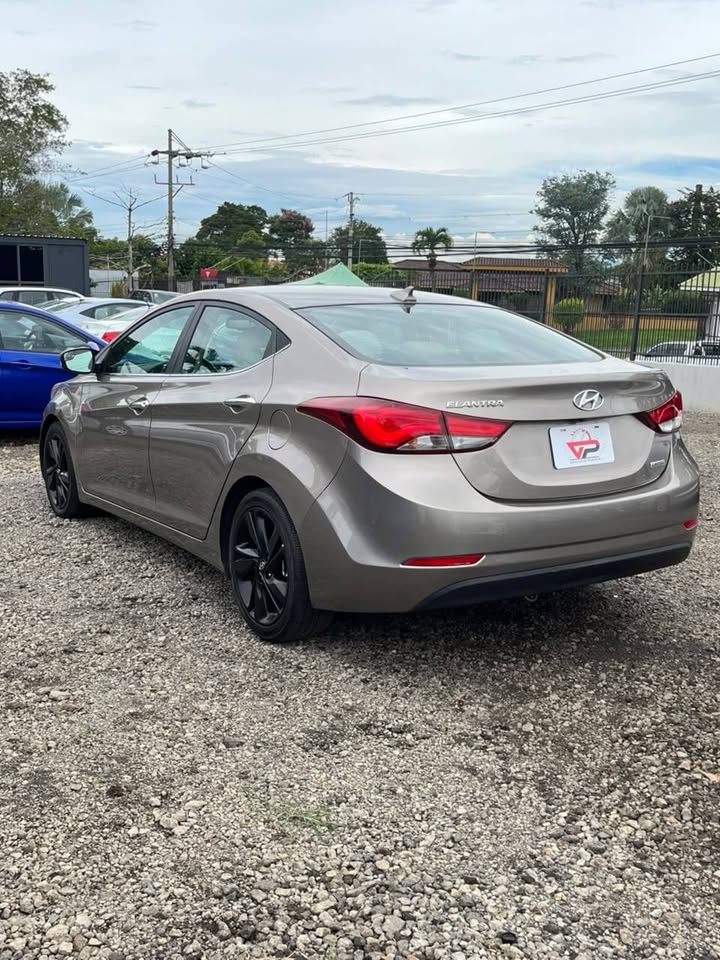 2014 Hyundai Elantra - foto 3