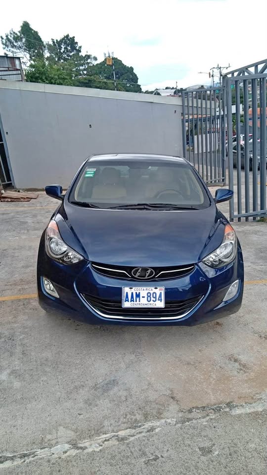2013 Hyundai Elantra - foto 2