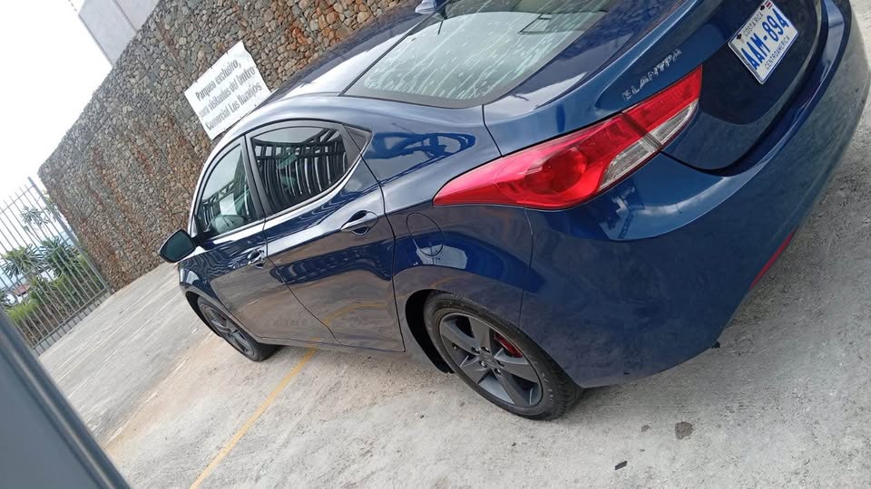 2013 Hyundai Elantra - foto 4