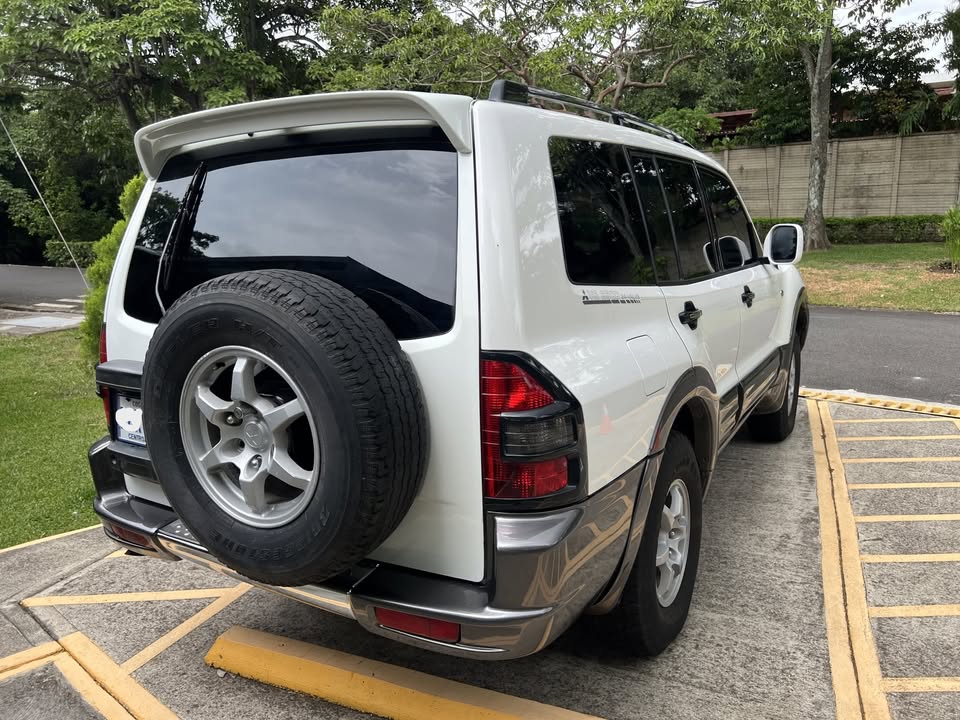 2001 Mitsubishi Montero - foto 3