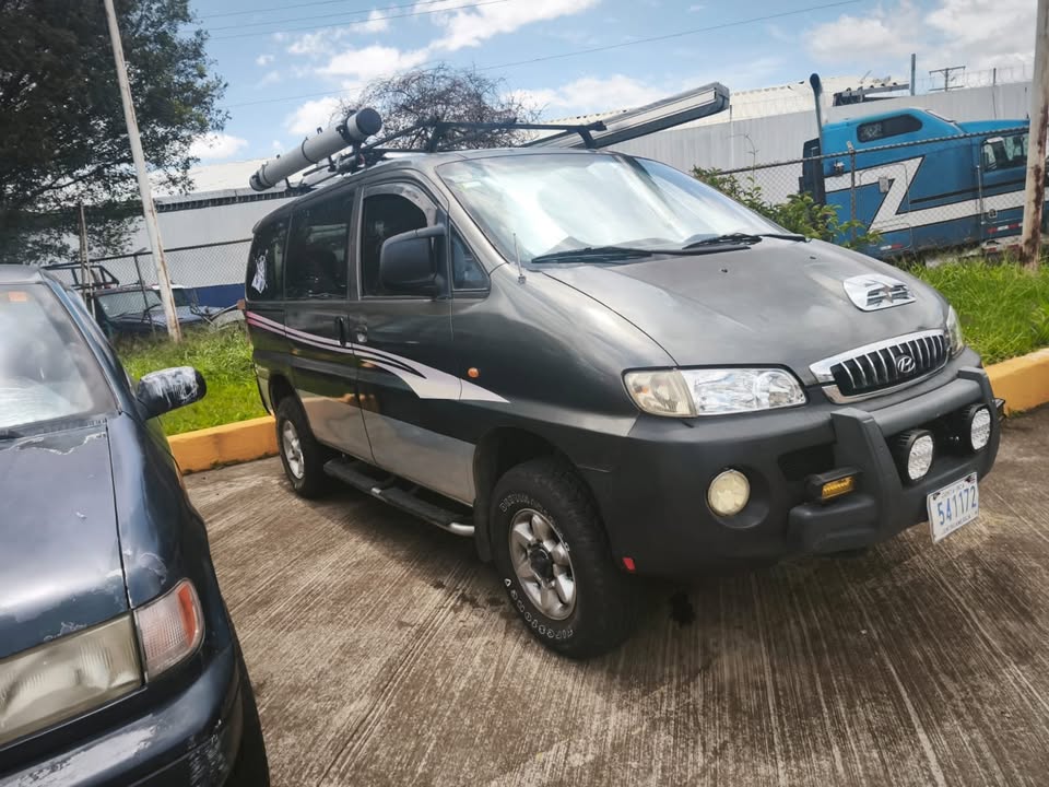 2003 Hyundai H-1 - foto 3