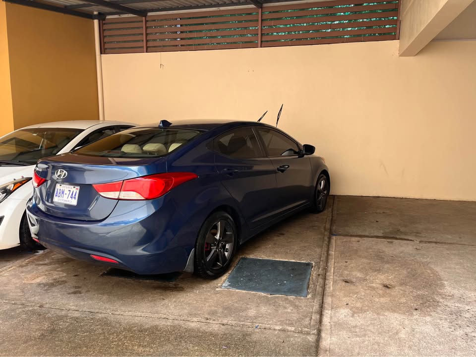 2013 Hyundai Elantra - foto 2