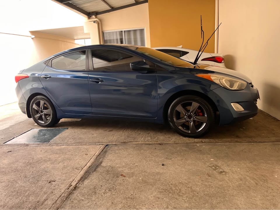 2013 Hyundai Elantra - foto 3