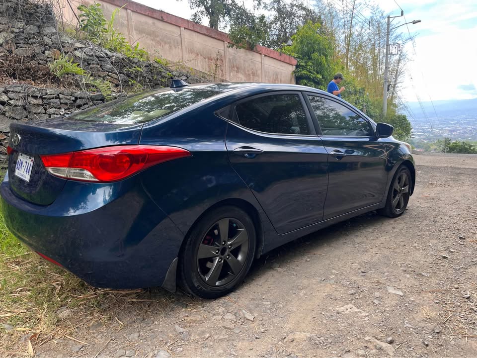 2013 Hyundai Elantra - foto 5