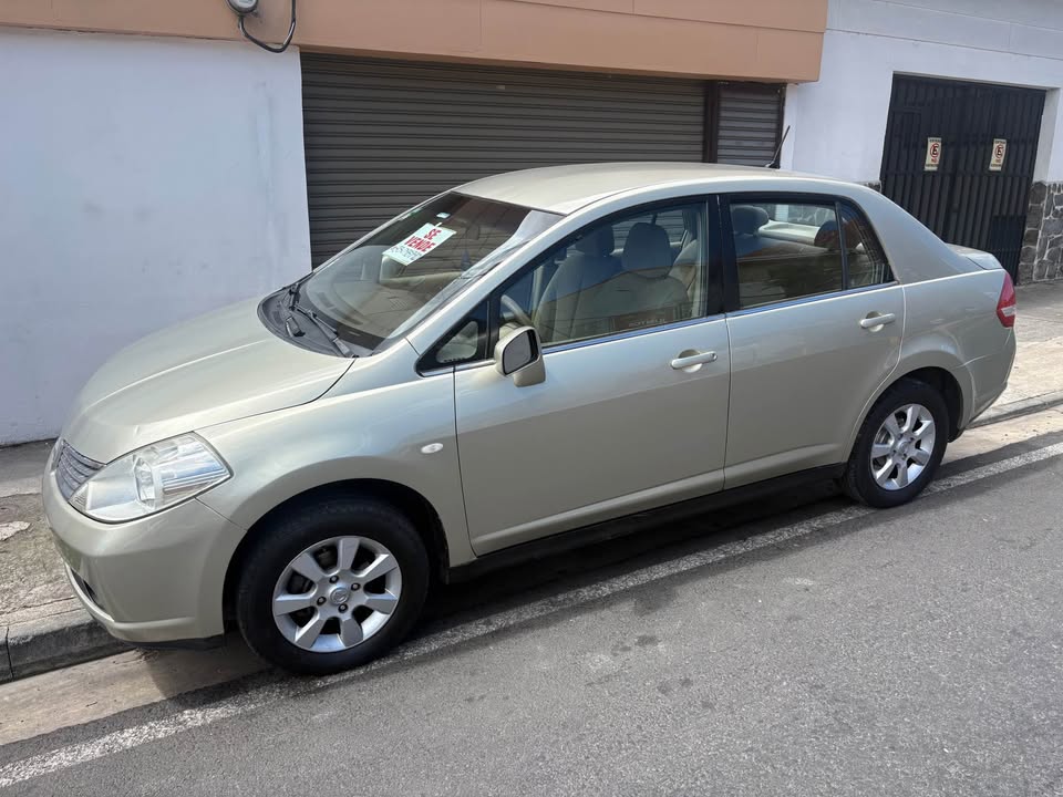 2008 Nissan Tiida - foto 2