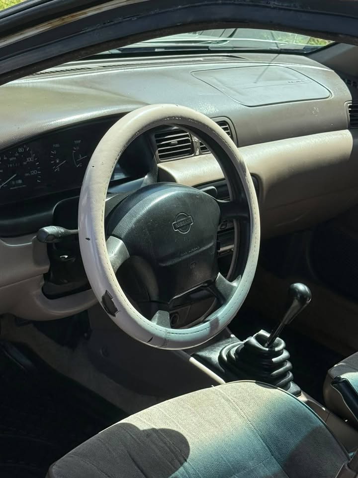 1996 Nissan Sentra - foto 3