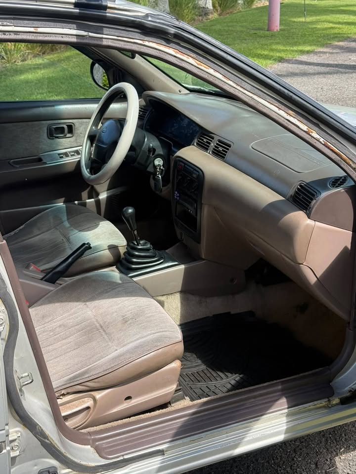 1996 Nissan Sentra - foto 4