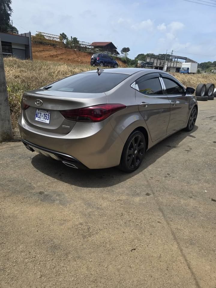 2012 Hyundai Elantra - foto 3