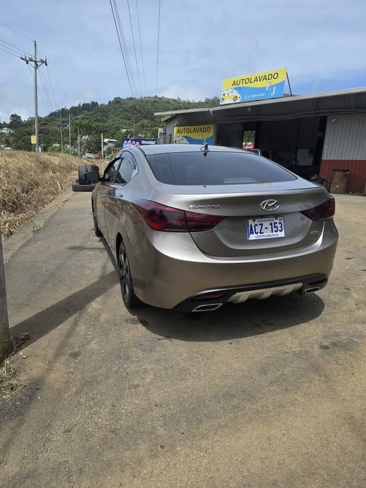 2012 Hyundai Elantra - foto 4