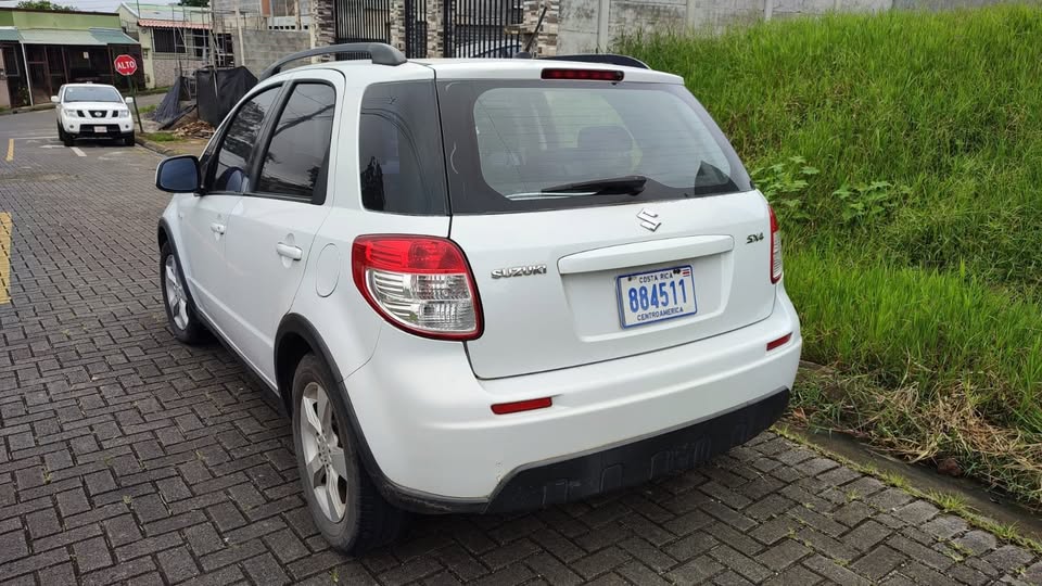 2011 Suzuki SX4 - foto 3