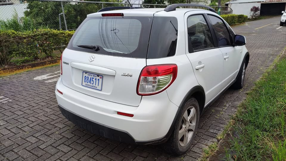 2011 Suzuki SX4 - foto 4