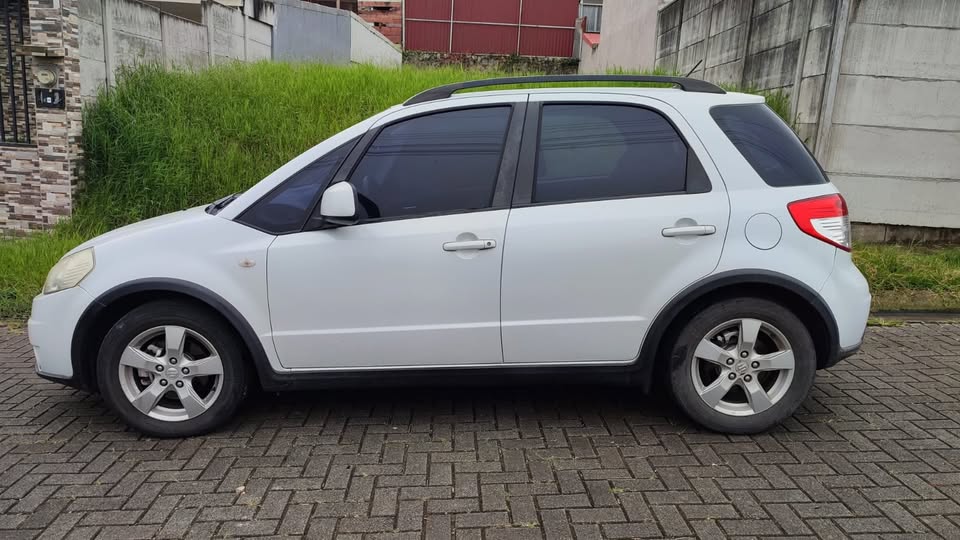 2011 Suzuki SX4 - foto 5