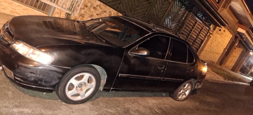 2001 Nissan Altima - foto 2