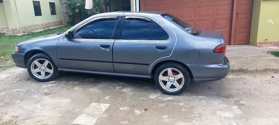 1998 Nissan Sentra - foto 2