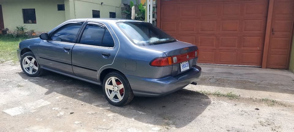 1998 Nissan Sentra - foto 3
