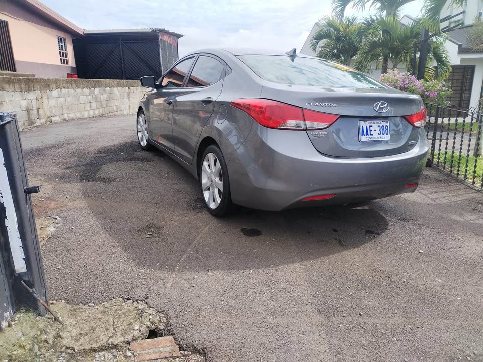 2013 Hyundai Elantra - foto 3
