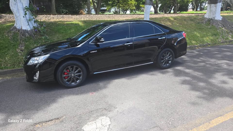 2013 Toyota Camry - foto 2