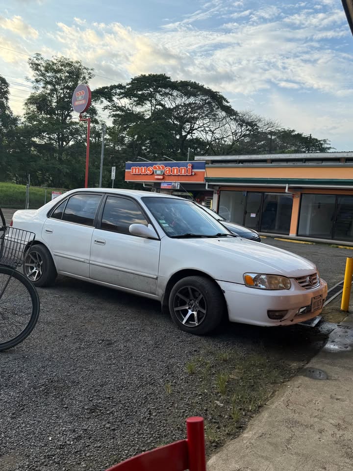 2001 Toyota Corolla - foto 2