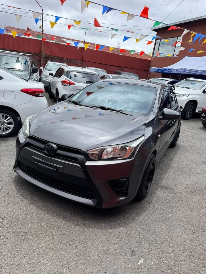 2017 Toyota Yaris - foto 2