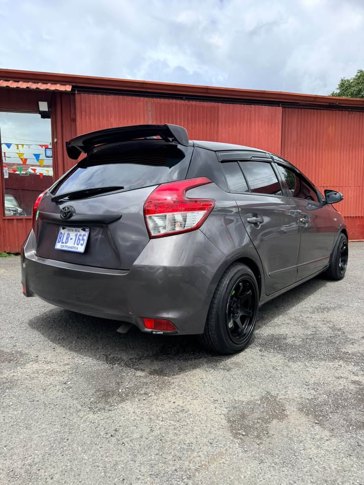 2017 Toyota Yaris - foto 3