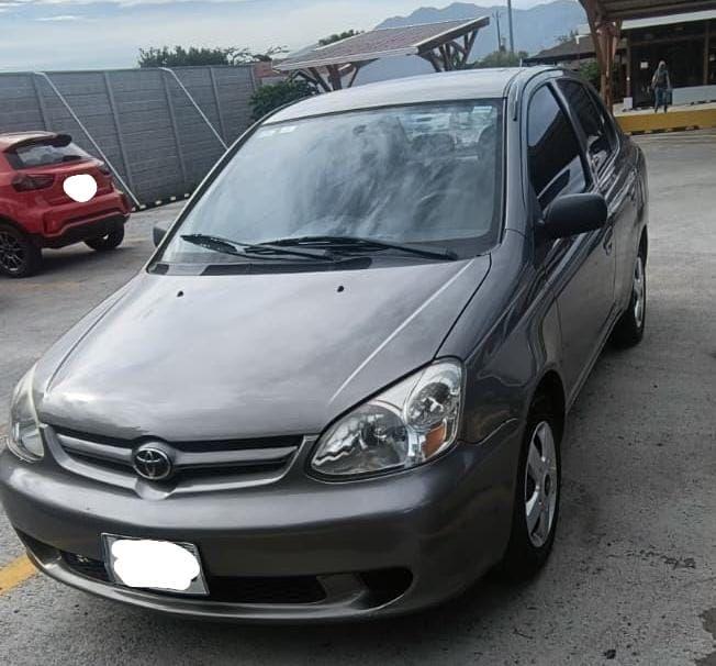 2004 Toyota Yaris - foto 2