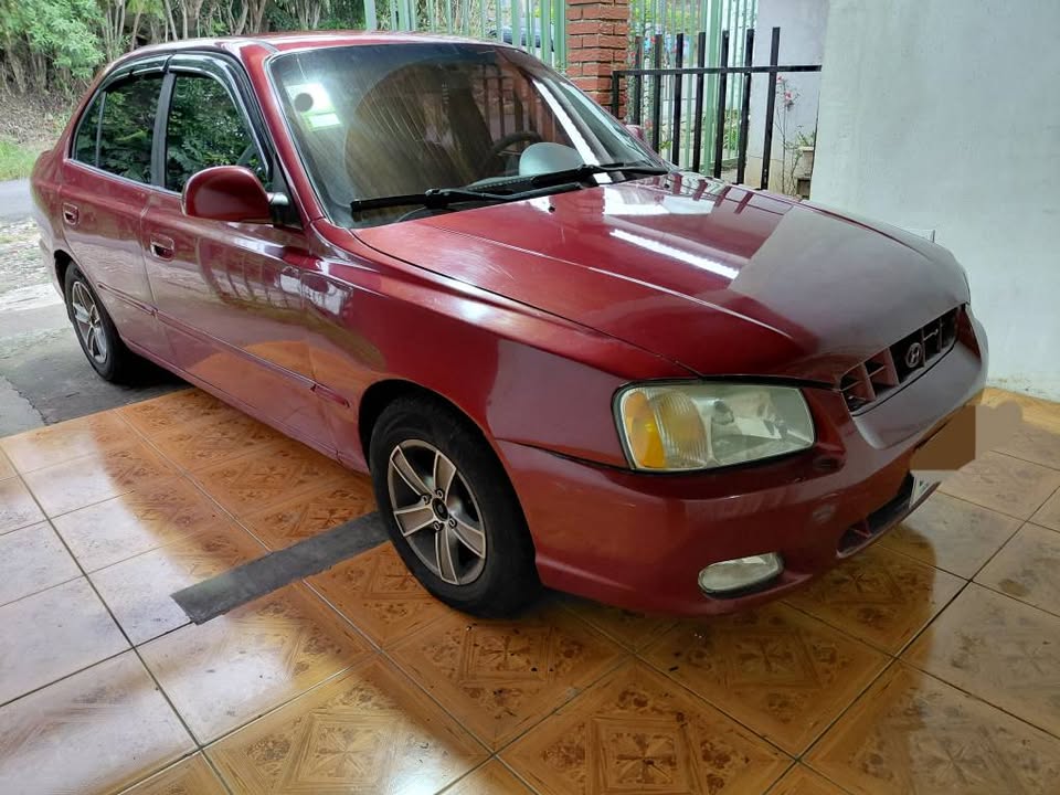 2002 Hyundai Accent - foto 2