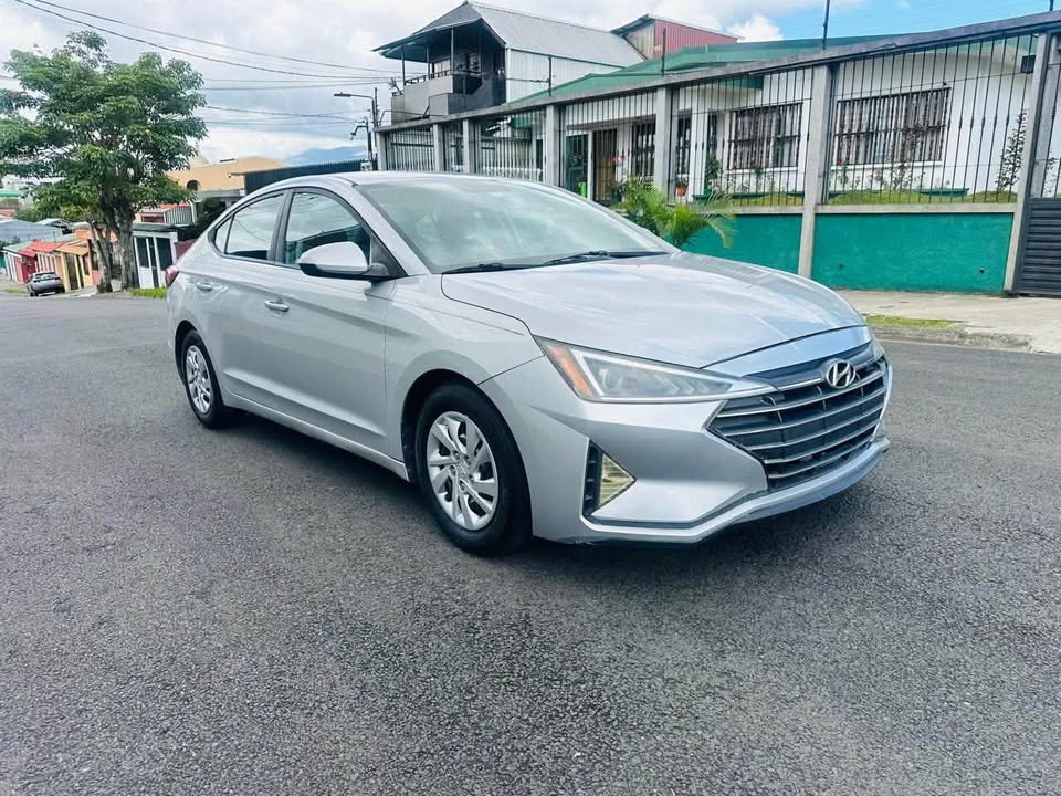 2019 Hyundai Elantra - foto 3