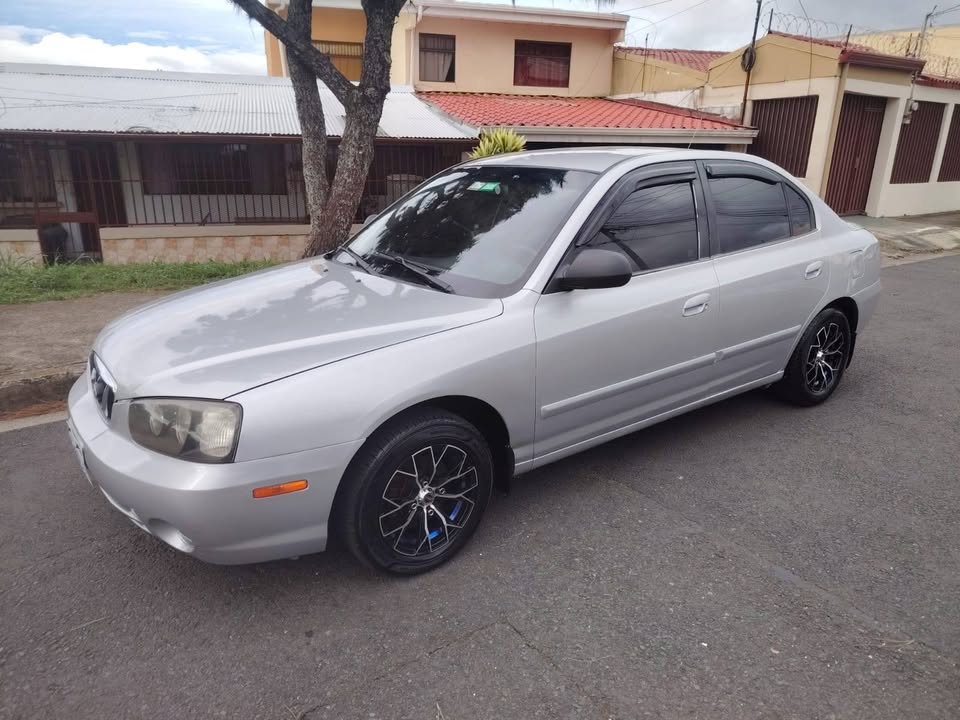 2001 Hyundai Elantra - foto 4