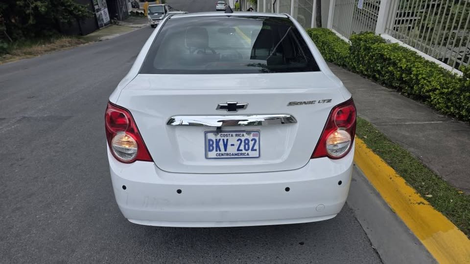 2016 Chevrolet Sonic - foto 5