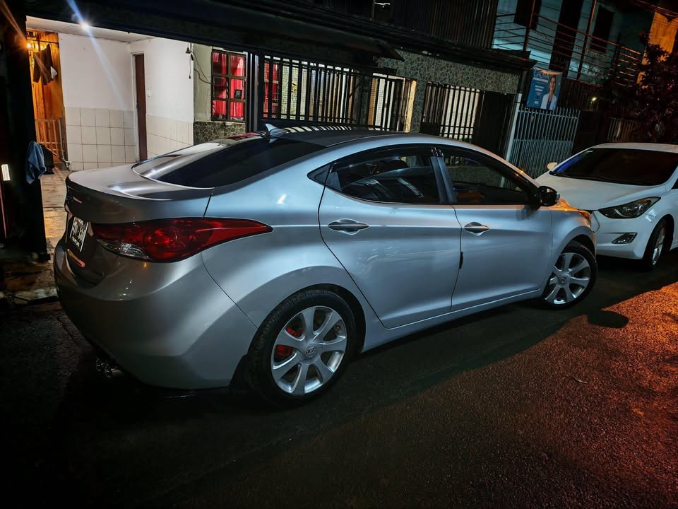 2013 Hyundai Elantra - foto 3