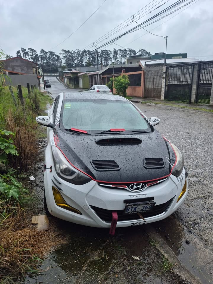 2016 Hyundai Elantra - foto 4