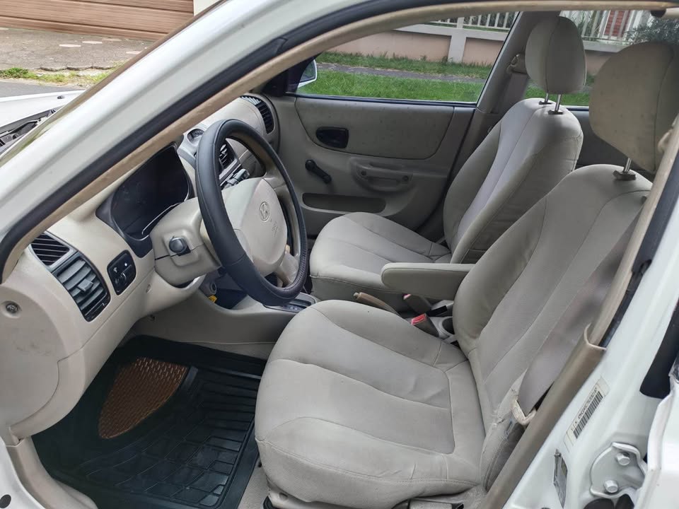 2005 Hyundai Accent - foto 4