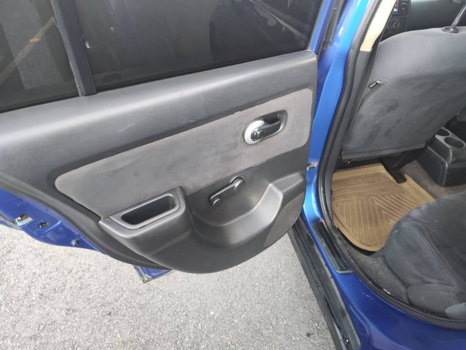 2009 Nissan Versa - foto 3