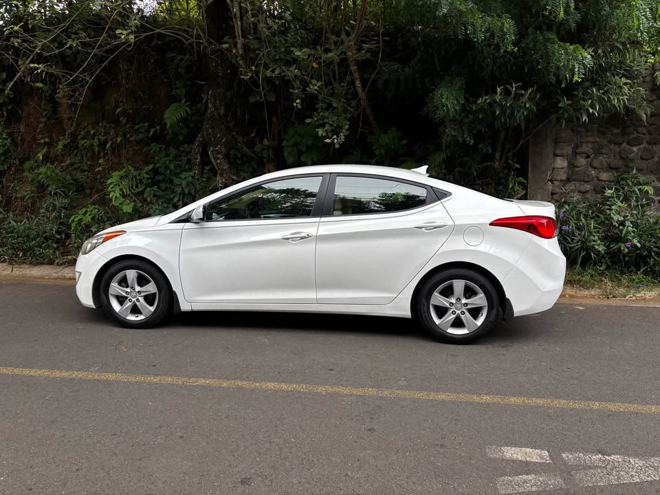 2013 Hyundai Elantra - foto 4