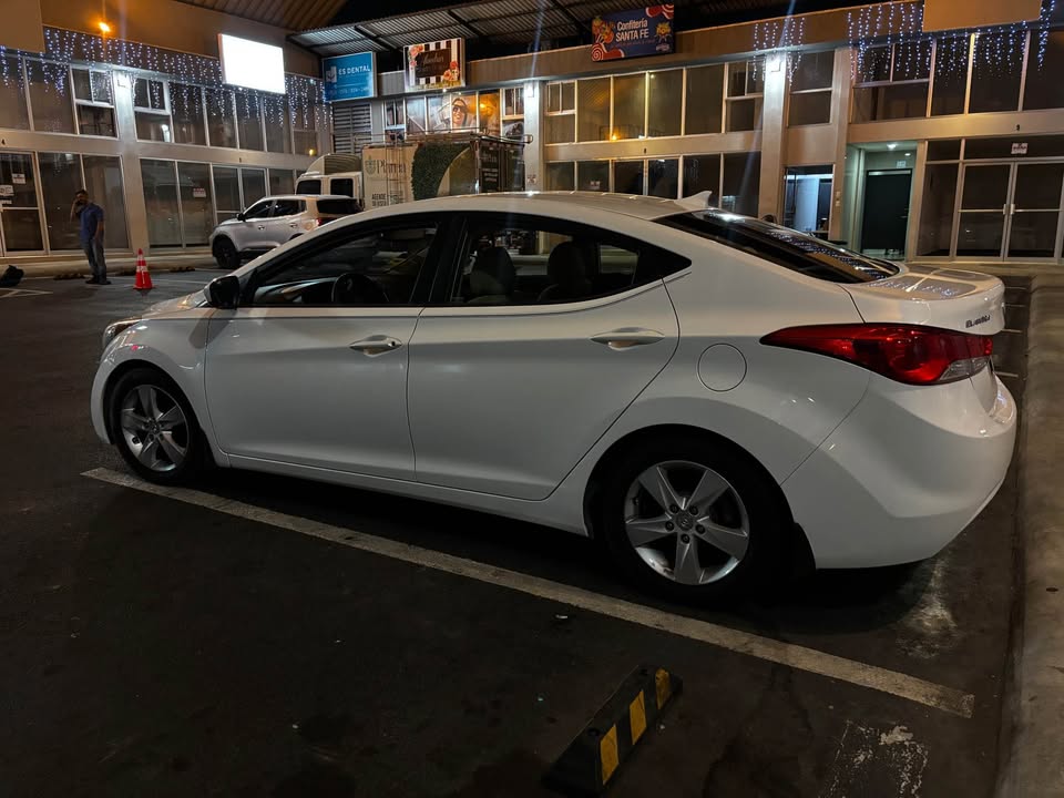 2013 Hyundai Elantra - foto 5