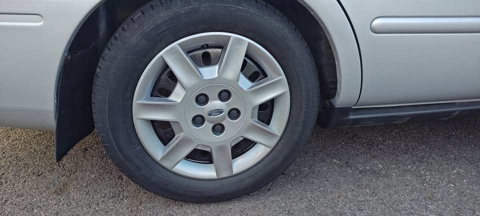 2007 Ford Taurus - foto 3