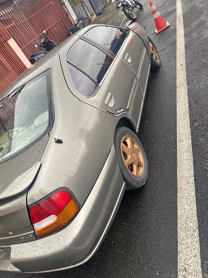 1998 Nissan Altima