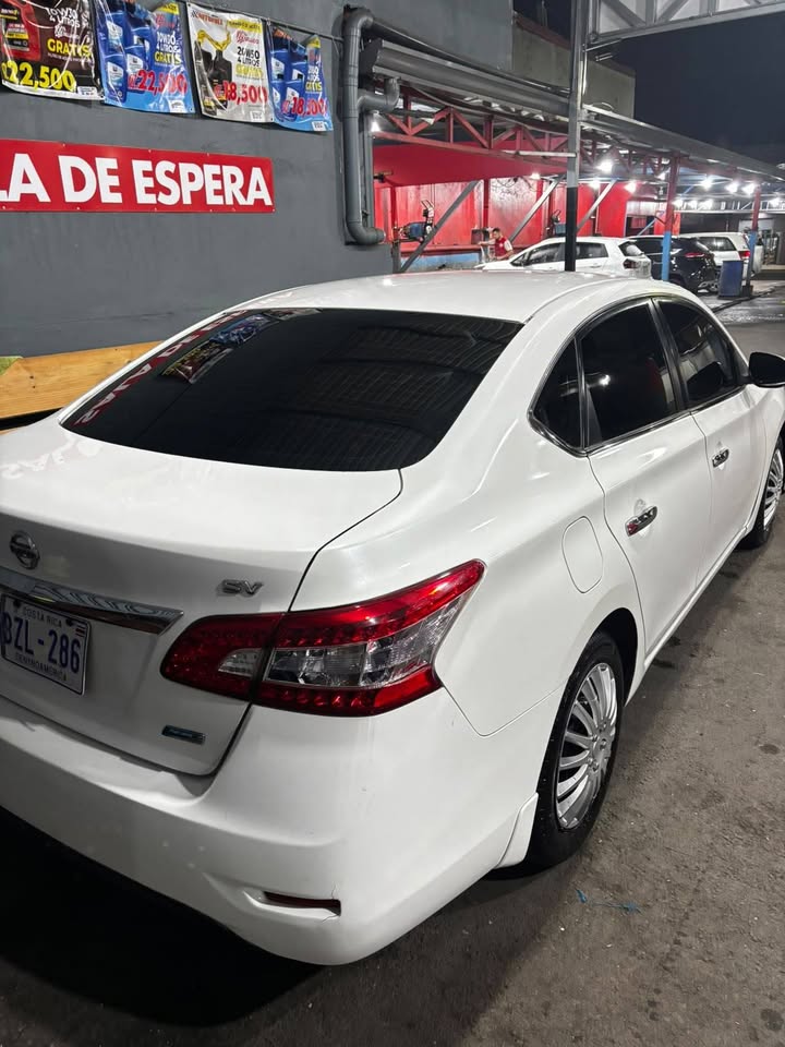 2013 Nissan Sentra - foto 2