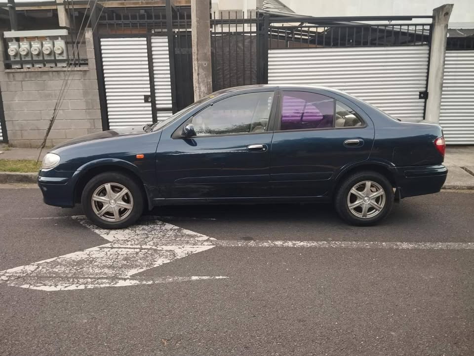 2003 Nissan Almera - foto 2