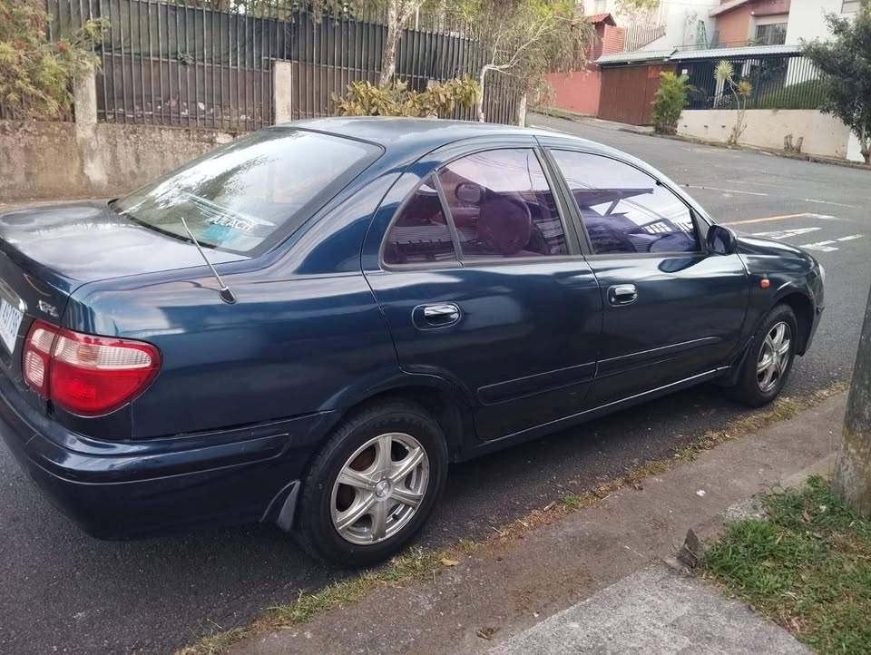 2003 Nissan Almera - foto 4