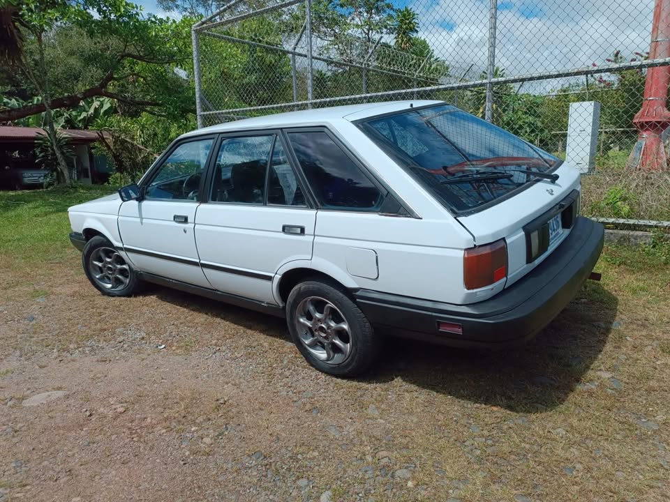 1987 Nissan Sentra - foto 3