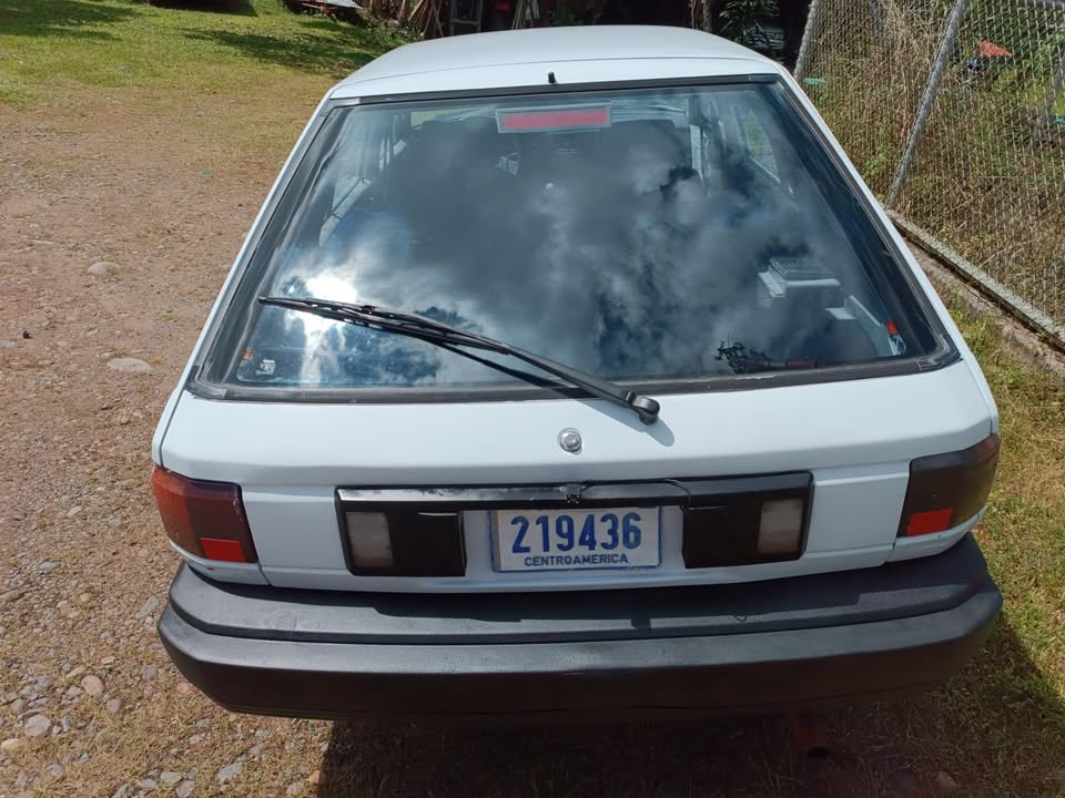 1987 Nissan Sentra - foto 4