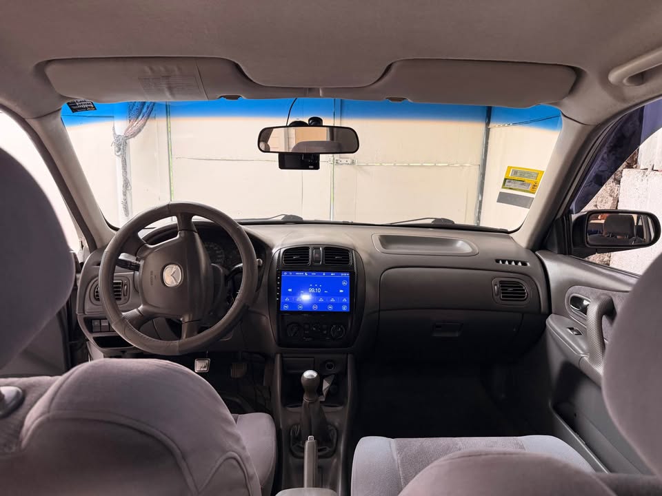 2001 Mazda 323 - foto 4
