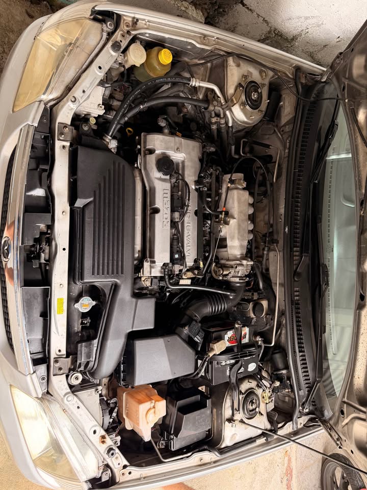 2001 Mazda 323 - foto 5