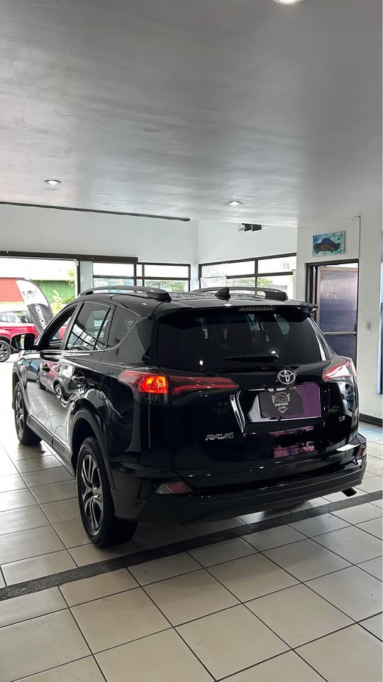 2018 Toyota RAV4 - foto 3