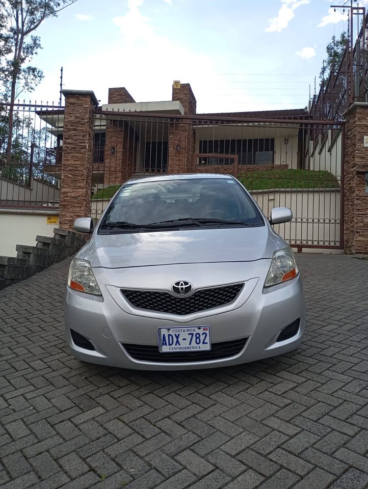 2010 Toyota Yaris - foto 3