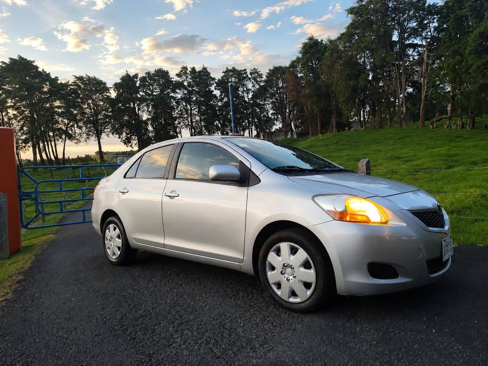 2010 Toyota Yaris - foto 4