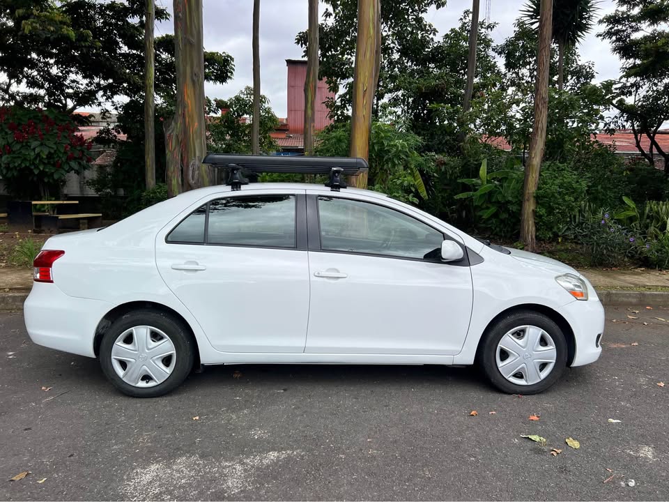 2012 Toyota Yaris - foto 4