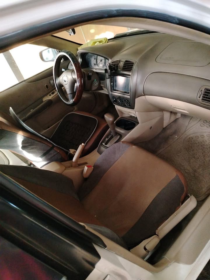 2002 Mazda Protege - foto 2